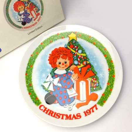 1977 ラガディ・アン クリスマスプレート”クリスマスモーニング” - ファイヤーキング＆アメリカ雑貨専門店Kino-SHOP