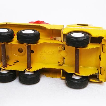 トンカ社のトラックミキサミニカーです。