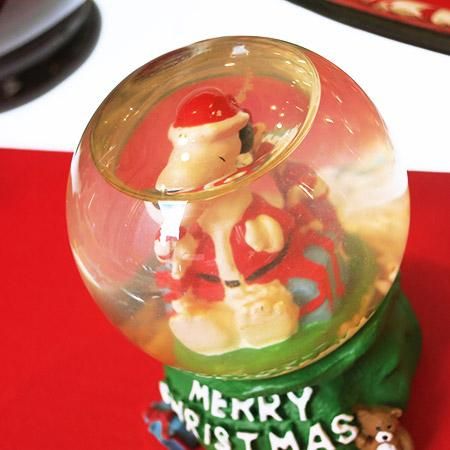 スヌーピークリスマススノードームです
