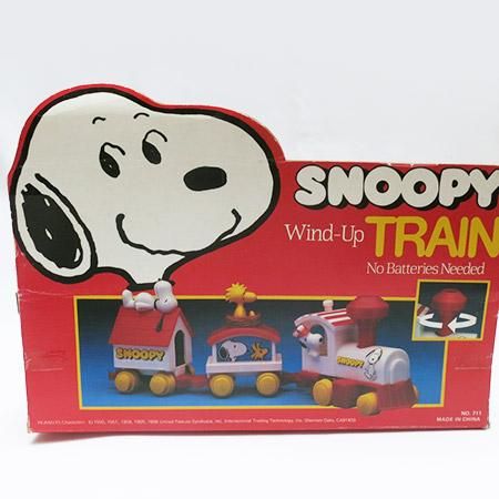 箱入! スヌーピー Wind Up Train トレインセットです。 汽車と2 箱入! スヌーピー Wind Up Train トレインセットです。 汽車と2