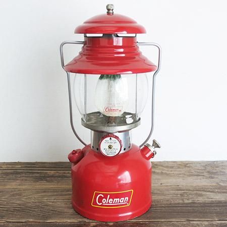 オールドコールマンランタン 0aモデル 1960年9月製造です 美品です 王道のモデル0a 1953年 1961年まで大きなデザインの変化なく 第一期安定期と呼ばれてます イエローボーダーロゴとサンシャインロゴ Pyrex グローブ 前期のベンチレーターです