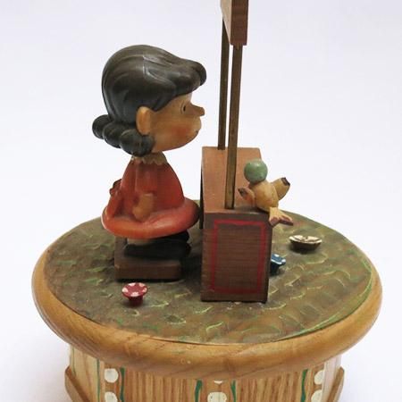 イタリアのアンリ社、ルーシー