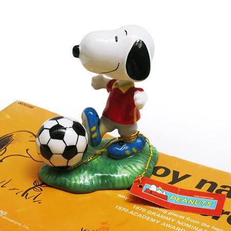 Westland社より スヌーピー ボビングヘッド サッカー 112 セラミック製 Westland社より スヌーピー ボビングヘッド サッカー 112 セラミック製