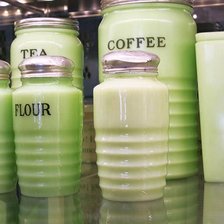 ジャネット社より、ライトジェードシェイカーです。1930年代製造。