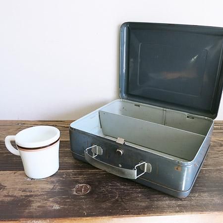 ヴィンテージ メタル ランチボックスです。