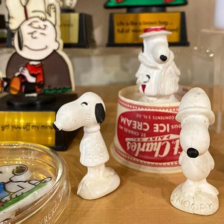 ヴィンテージ スヌーピー PVC ホワイトフィギュア(JOE COOL)です。 ヴィンテージ スヌーピー PVC ホワイトフィギュア(JOE COOL)です。