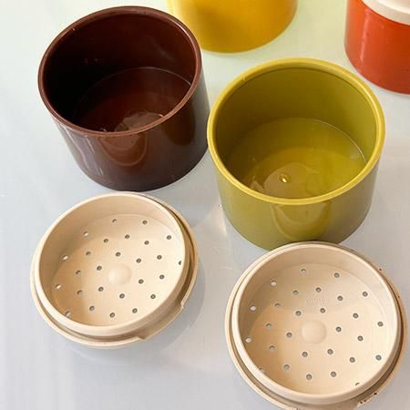 ヴィンテージタッパーウェア スパイスシェイカー（ストッカー）です。