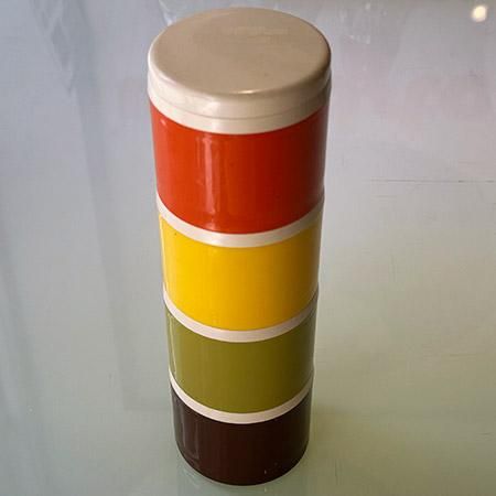 ヴィンテージタッパーウェア スパイスシェイカー（ストッカー）です。