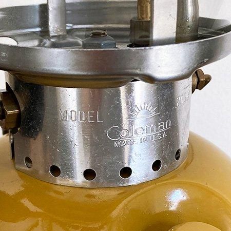 希少。超美品 228F コールマンランタンゴールドボンド。ランタン