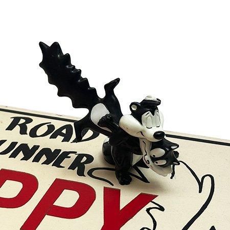 限定 貴重 ルーニーテューンズ ペペルピュー ペネロペ アニメーションフレーム Dakin ルーニー・テューンズ ペペ・ル・ピュー ビニール