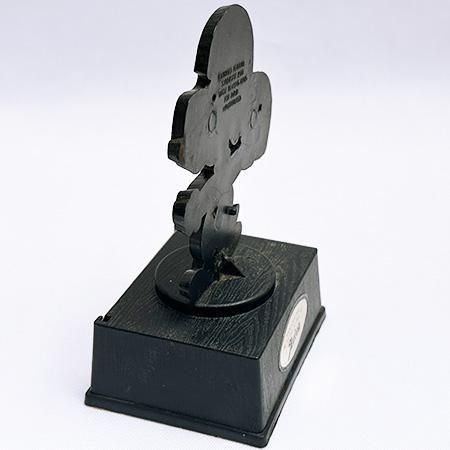 AVIVA社より、ピーナッツトロフィーシリーズ スヌーピー