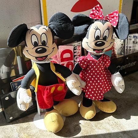 ヴィンテージ ディズニーランド ミニーマウスクロスドールです。