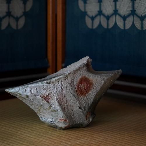【抹茶碗】新学　伊賀焼　鎬茶碗　共箱　R1273 抹茶碗】新学 伊賀焼 鎬茶碗 共箱 R1273