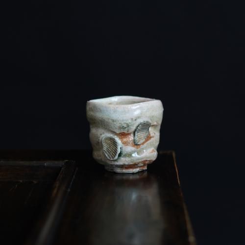 ぐい呑み(酒杯・お猪口)作家物 新歓嗣作 伊賀焼 (寡作】酒器 ぐい呑み(酒杯・お猪口)作家物 新歓嗣作 伊賀焼 (寡作】酒器