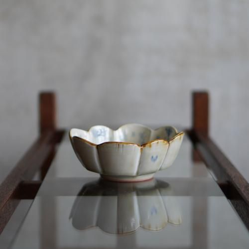 彫花紋菊割楕円鉢 陶芸家 鈴木まどか【Galleryてとて】