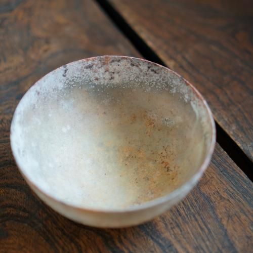 1483  冠音窯 松本幹治郎 創作白磁　雲層文  趣石　3客　未使用 松本郁美 35D 灰釉彫文陶箱（オリエンタル文） ｜ 暮らしのうつわ花田