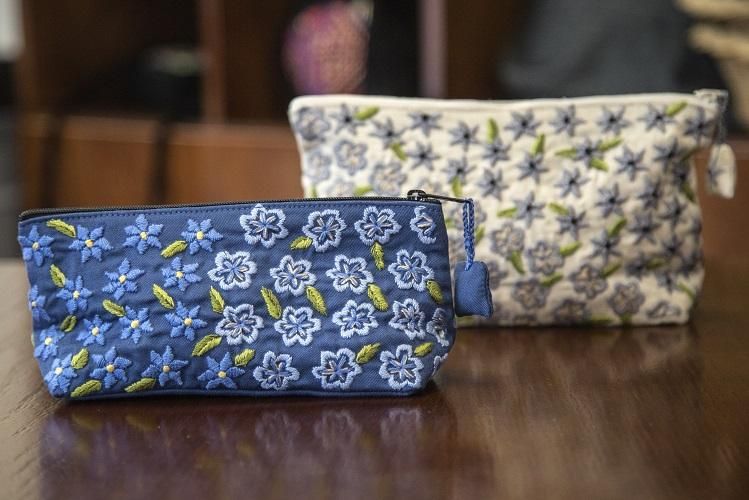 先行支援 マダニ刺繍ポーチ 大きめ パレスチナ アマル パレスチナ刺繍 伝統工芸品通販 先行支援 マダニ刺繍ポーチ 大きめ パレスチナ アマル パレスチナ刺繍 伝統工芸品通販