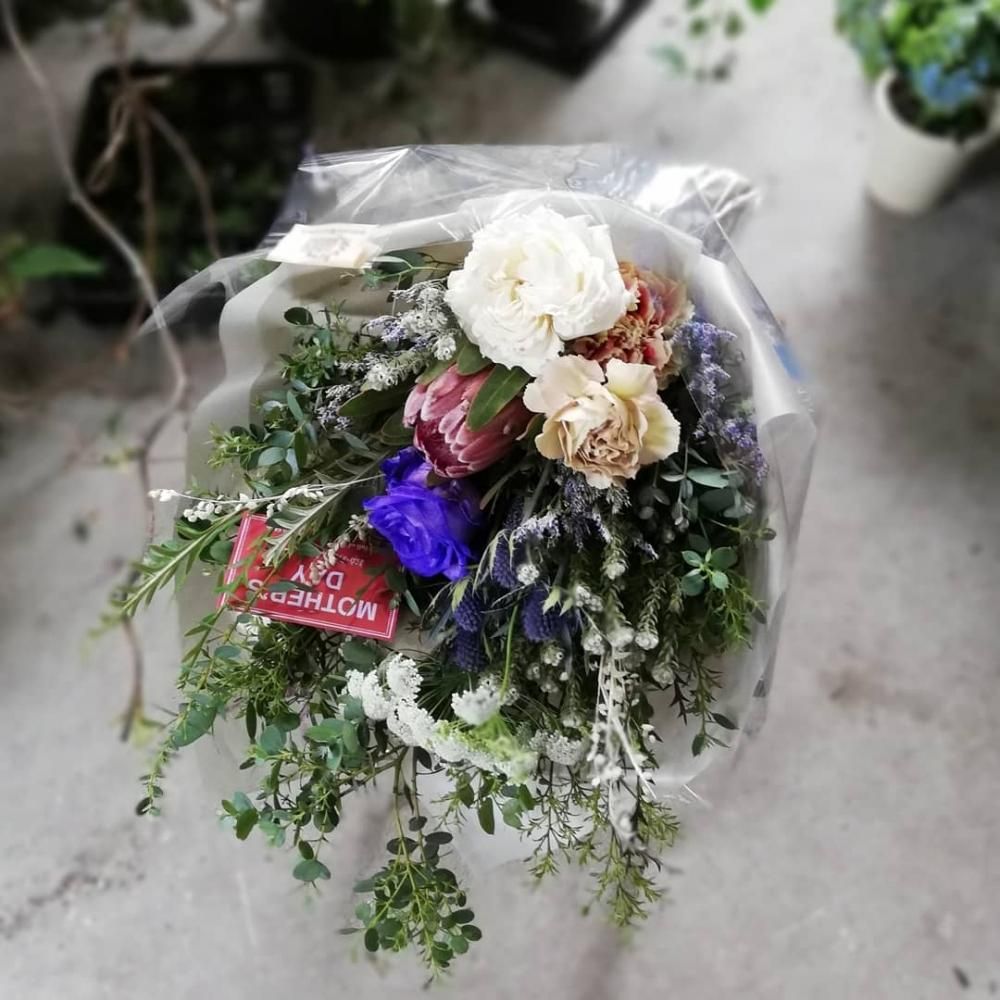 スワッグブーケ 3000円 税 Sumiregarden
