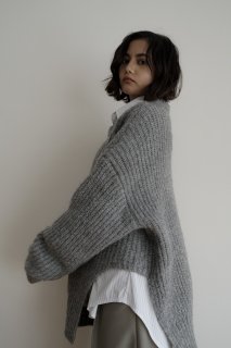 <img class='new_mark_img1' src='https://img.shop-pro.jp/img/new/icons8.gif' style='border:none;display:inline;margin:0px;padding:0px;width:auto;' />Slit Pullover Knit<br>[GRAY/BEIGE]*