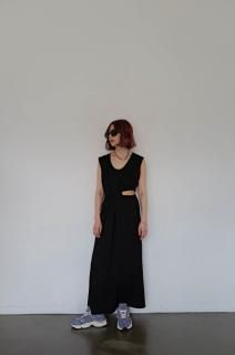 Cut Out No Sleeve One-piece<br>[OFFWHITE/BLACK]<s><font color="red">8200</s>410050%OFF</font>