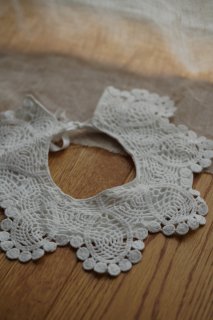 <img class='new_mark_img1' src='https://img.shop-pro.jp/img/new/icons8.gif' style='border:none;display:inline;margin:0px;padding:0px;width:auto;' />MARQUE Baby Lace Baby Bibs