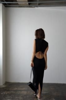 No Sleeve Cut Out One-piece<br>[BEIGE/BLACK][S/M]
