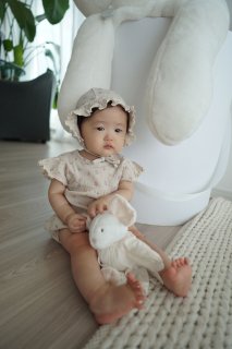 <img class='new_mark_img1' src='https://img.shop-pro.jp/img/new/icons8.gif' style='border:none;display:inline;margin:0px;padding:0px;width:auto;' />MARQUE Baby Frill Flower Rompers [˹դ][70cm/80cm]