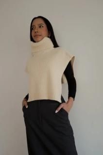 <img class='new_mark_img1' src='https://img.shop-pro.jp/img/new/icons38.gif' style='border:none;display:inline;margin:0px;padding:0px;width:auto;' />Layered Lib Turtle Neck Cape[OFFWHITE][ץ][B]<s><font color="red">2600</s>78070%OFF</font>