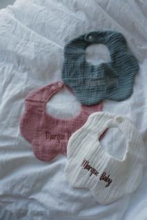 <img class='new_mark_img1' src='https://img.shop-pro.jp/img/new/icons8.gif' style='border:none;display:inline;margin:0px;padding:0px;width:auto;' />MARQUE Baby Bibs[PINK/WHITE/BLUE]