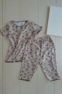 <img class='new_mark_img1' src='https://img.shop-pro.jp/img/new/icons38.gif' style='border:none;display:inline;margin:0px;padding:0px;width:auto;' />Flower Tops & Pants Set up [70cm][ץ]<s><font color="red">6900</s>207070%OFF</font>