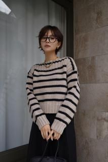 <img class='new_mark_img1' src='https://img.shop-pro.jp/img/new/icons8.gif' style='border:none;display:inline;margin:0px;padding:0px;width:auto;' />Border Knit Tops<br>[BEIGE]