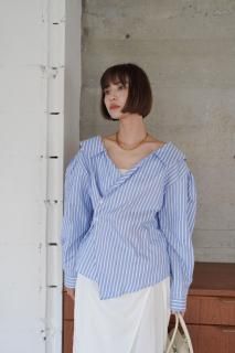 <img class='new_mark_img1' src='https://img.shop-pro.jp/img/new/icons8.gif' style='border:none;display:inline;margin:0px;padding:0px;width:auto;' />Collar Twist Shirt<br>[BLUE/WHITE]