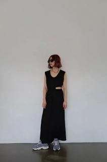 <img class='new_mark_img1' src='https://img.shop-pro.jp/img/new/icons38.gif' style='border:none;display:inline;margin:0px;padding:0px;width:auto;' />Cut Out No Sleeve One-piece[OFFWHITE/BLACK][ץ]<s><font color="red">8200</s>410050%OFF</font>