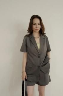 <img class='new_mark_img1' src='https://img.shop-pro.jp/img/new/icons38.gif' style='border:none;display:inline;margin:0px;padding:0px;width:auto;' />Short Sleeve Jacket & Pants Set Up[GRAY]<s><font color="red">8900</s>4450<br>50%OFF</font>