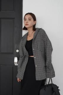 <img class='new_mark_img1' src='https://img.shop-pro.jp/img/new/icons8.gif' style='border:none;display:inline;margin:0px;padding:0px;width:auto;' />Relaxed Fit Checkered Overshirt[BLACK/NAVY]