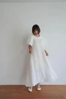 <img class='new_mark_img1' src='https://img.shop-pro.jp/img/new/icons38.gif' style='border:none;display:inline;margin:0px;padding:0px;width:auto;' />Emboss Long One-piece<br>[WHITE][ץ][B]<s><font color="red">12000</s>480060%OFF</font>