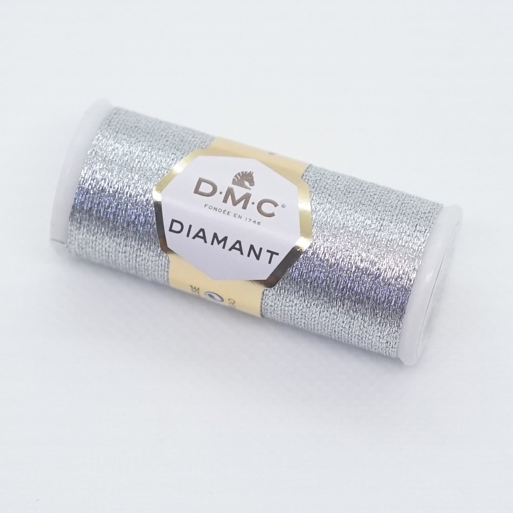 DMC　ディアマウント刺繍糸　　380　色番　D699