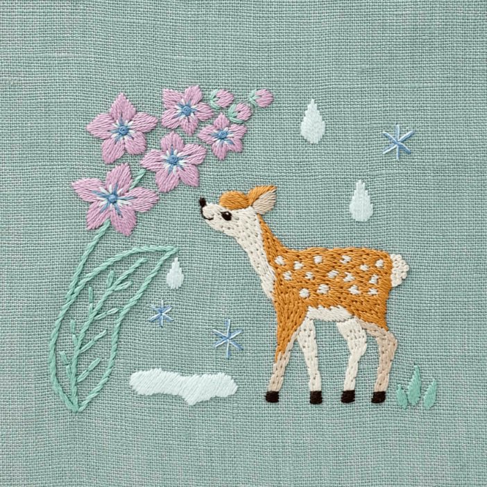 Chicchi 森で暮らす動物たちの12か月 刺繍キット「雨上がりと花の香り