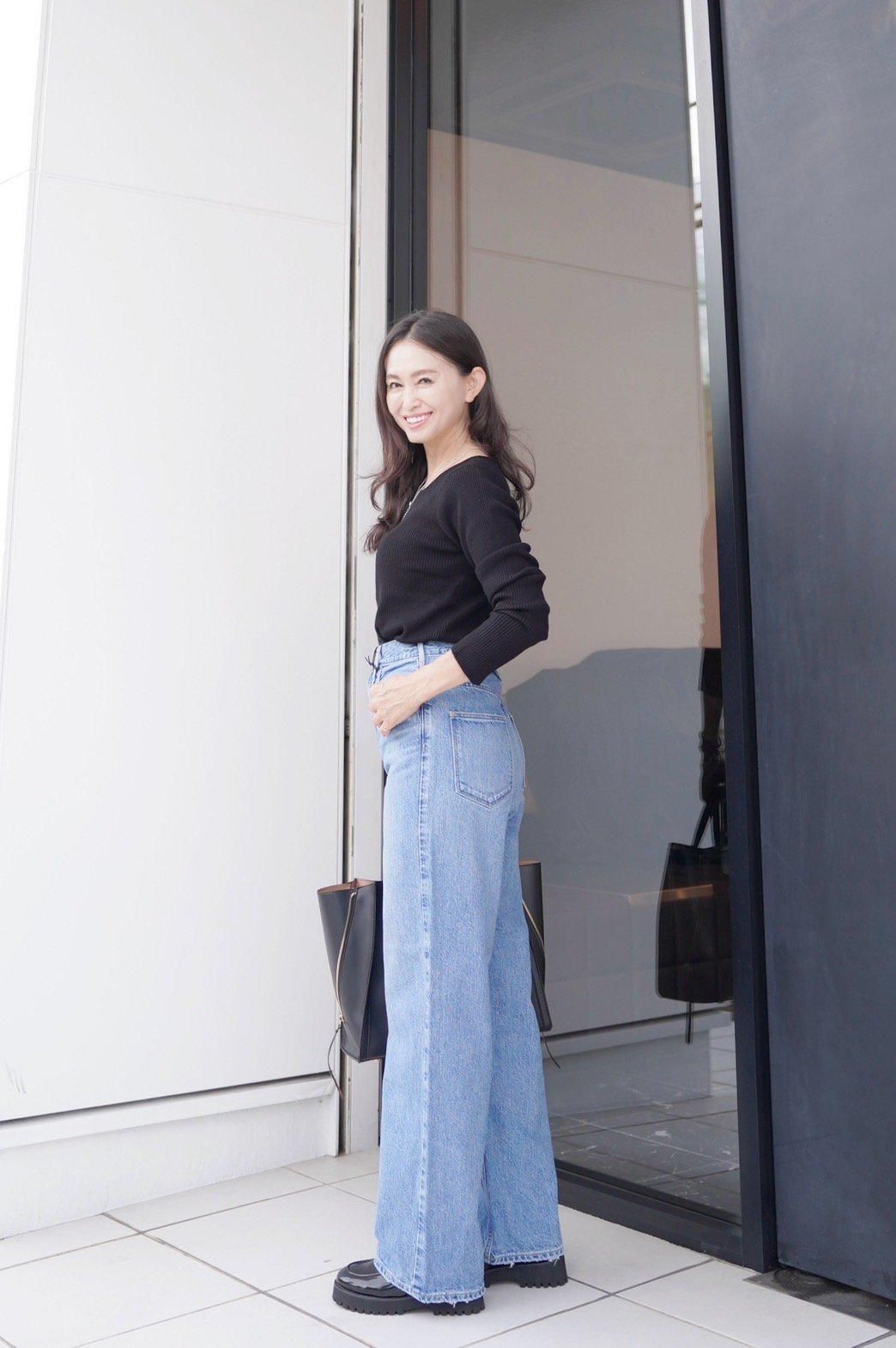 アッパーハイツ THE NIECE デニム W24 di10m アッパーハイツ (upperhights) THE NIECEハイラズワイドデニム