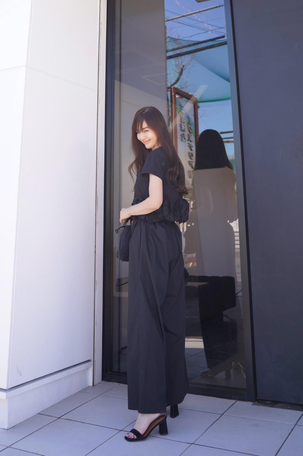 Micalle Micalle(ミカーレミカーレ) フリルTシャツ×サスペンダー