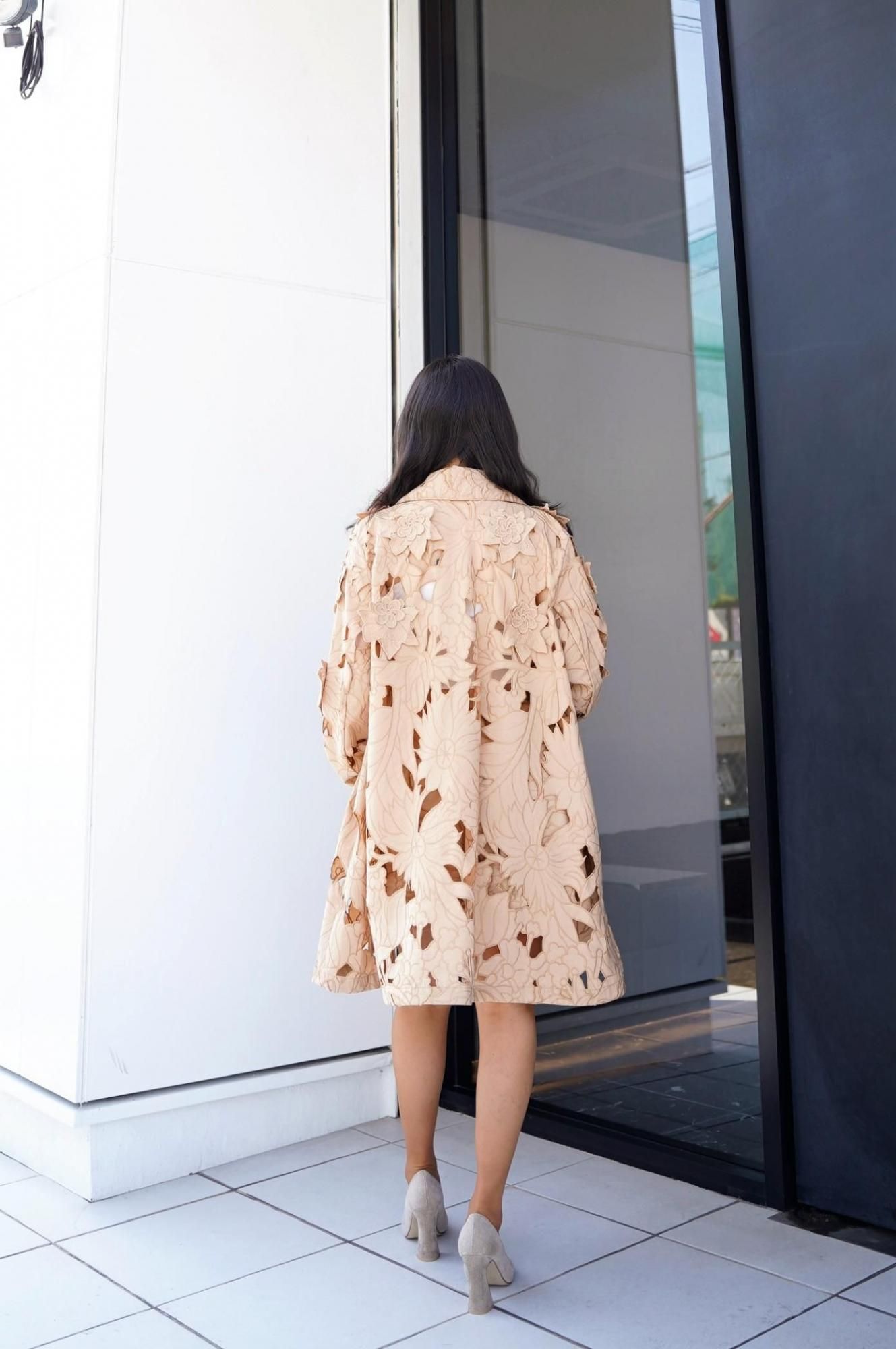 Adonisis(アドニシス) フラワーモチーフレースAラインコート