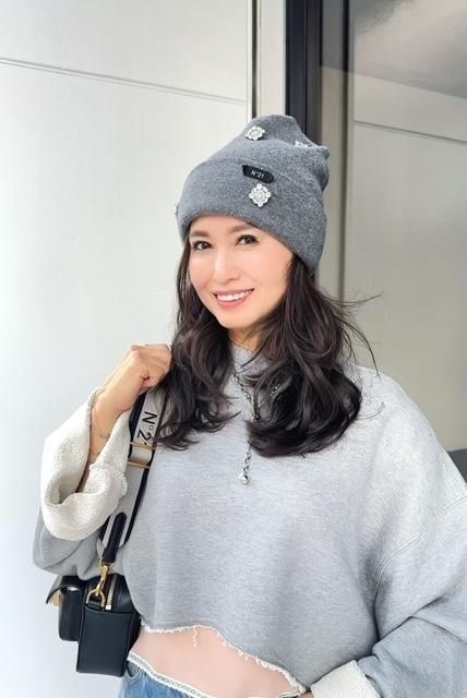 ヌメロヴェントゥーノ　N°21　ビジュー　宝石ニット　セーター長袖　グレー m58651566104_1.jpg?1739425151