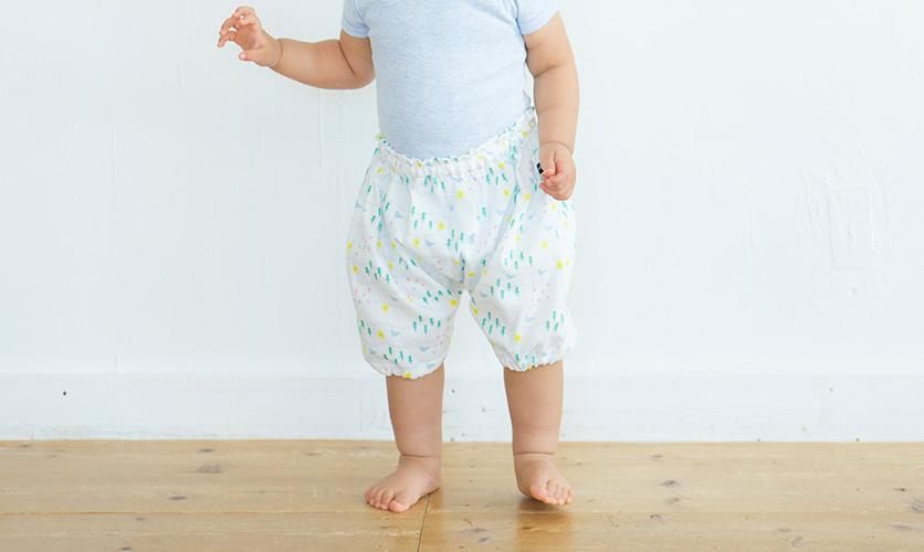 かぼちゃパンツ： osanpo（ホワイト・ブルー）