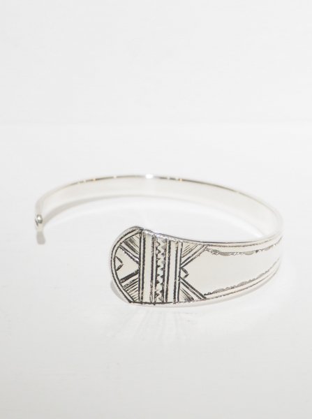 <img class='new_mark_img1' src='https://img.shop-pro.jp/img/new/icons14.gif' style='border:none;display:inline;margin:0px;padding:0px;width:auto;' />[TOUAREG SILVER] BANGLE-06