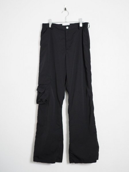 <img class='new_mark_img1' src='https://img.shop-pro.jp/img/new/icons14.gif' style='border:none;display:inline;margin:0px;padding:0px;width:auto;' />[THE JEAN PIERRE] SEMI FLAIR CARGO TROUSER -BLACK-