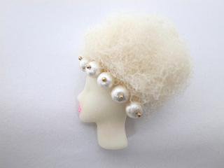 LADY brooch L1