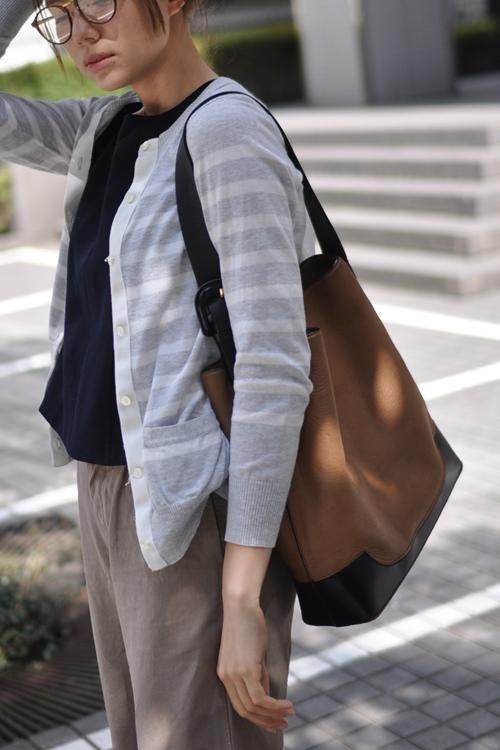sacai luck(サカイラック) バックフレアボーダーカーディガン