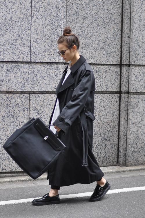 Burberrys(バーバリー)黒襟トレンチコート - Lubb