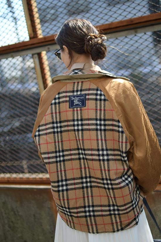 BURBERRYS バーバリー スウィングトップ ビッグロゴ 古着 BURBERRYS バーバリー スウィングトップ ビッグロゴ 古着