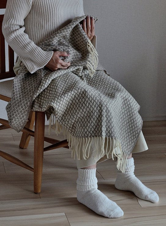1200-chicoracao-blanketmini-wool-beige-chair
